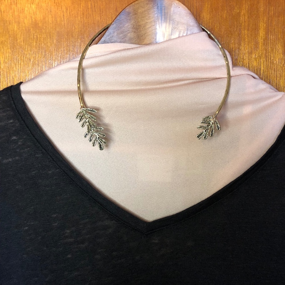 Hammered Gold Tone Leaf Open Collar Necklace
